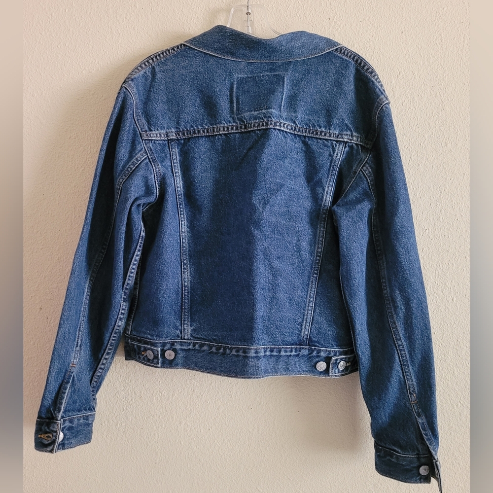 Vintage Womens Sz Medium Levi's denim jacket - Picture 2 of 7